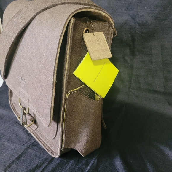 Petunia Pickle Bottom Scout Bag - Picture 10 of 10